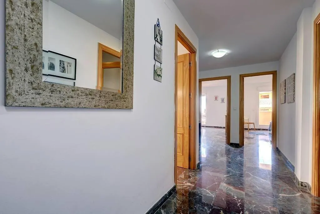 Spacious 2 Bedroom Apartment With Sea View! 푸엔히롤라 0*,  스페인