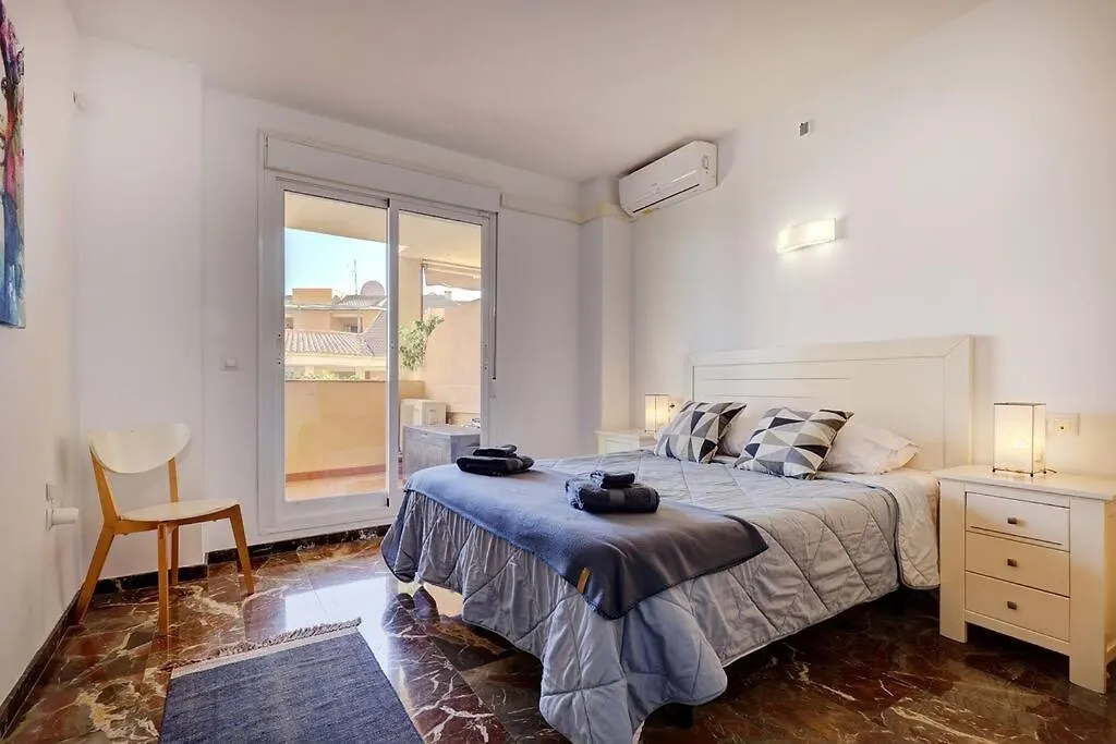 Spacious 2 Bedroom Apartment With Sea View! 푸엔히롤라