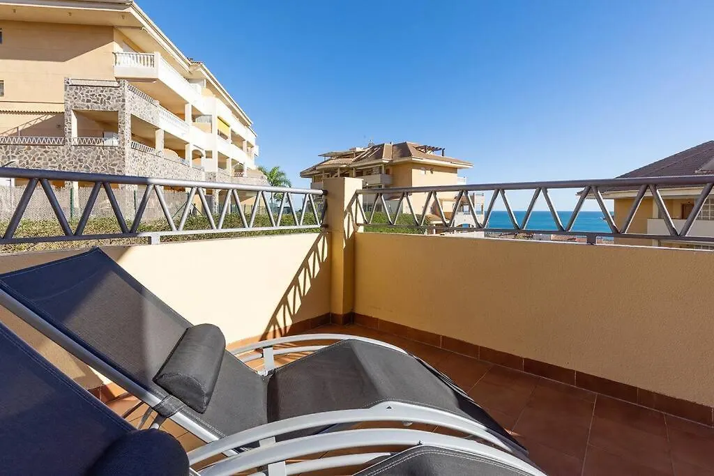 Spacious 2 Bedroom Apartment With Sea View! 푸엔히롤라
