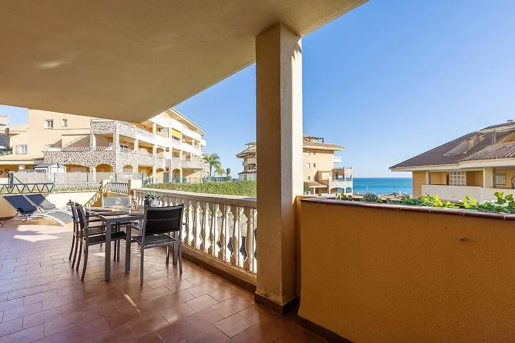 Spacious 2 Bedroom Apartment With Sea View! 푸엔히롤라