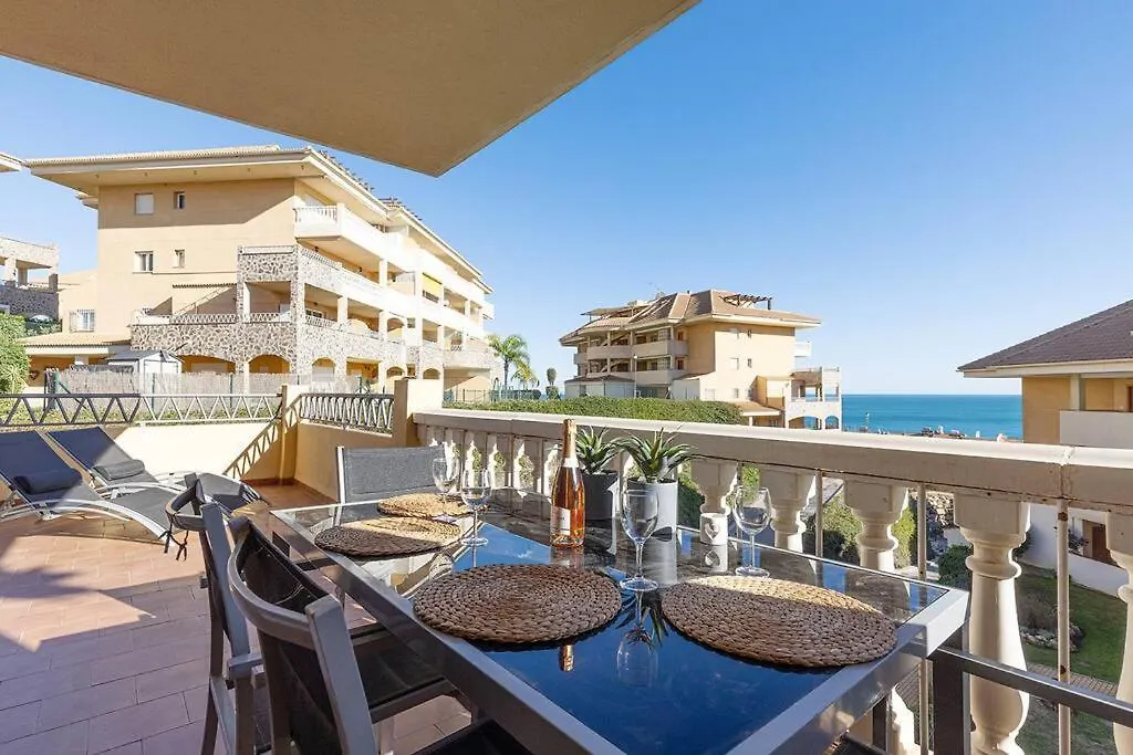Spacious 2 Bedroom Apartment With Sea View! 푸엔히롤라 0*,  스페인